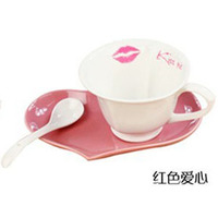 心型陶瓷杯子 情侣对杯 咖啡杯套装 创意水杯 带勺带碟情人礼物_250x250.jpg