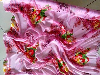 粉红色数码印花真丝面料桑蚕丝绸连衣裙丝巾衬衫布料清仓处理特价