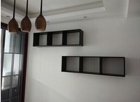 居家创意日型搁板书架 钉在墙上的置物架壁挂隔板吊书柜装饰格子_250x250.jpg