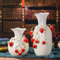 欧式陶瓷花瓶现代客厅摆件创意草莓插花瓶家居装饰品摆设结婚礼物_250x250.jpg