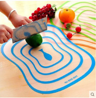 大中小号创意时尚健康切菜板 塑料切水果板 超薄砧板厂家批发特价_250x250.jpg